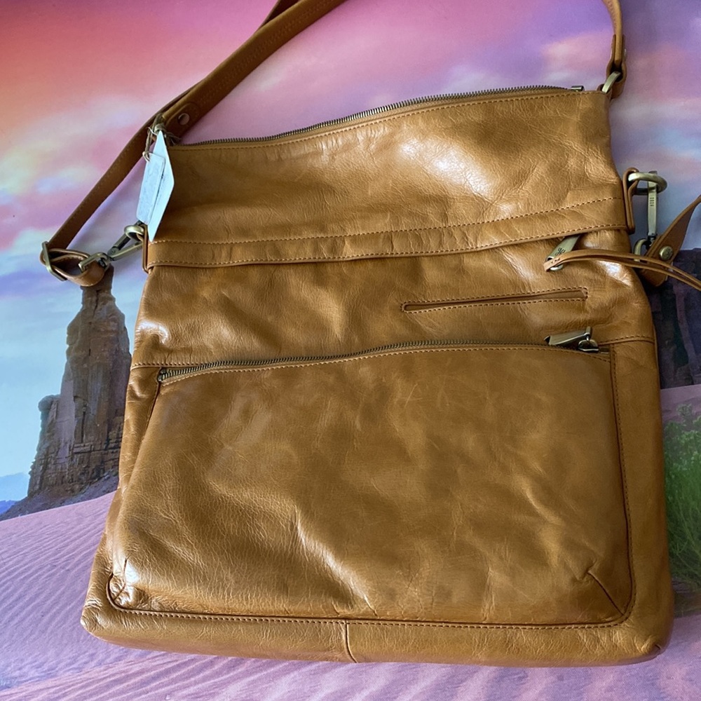 ๐ค๐NWT HOBO Leather Shoulder/Crossbody bag. - Picture 15 of 15